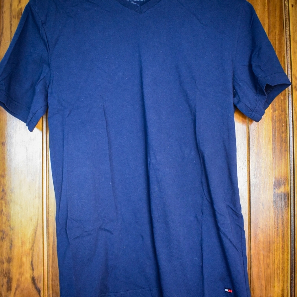 Hilfiger t-shirt, size M, short sleeved.